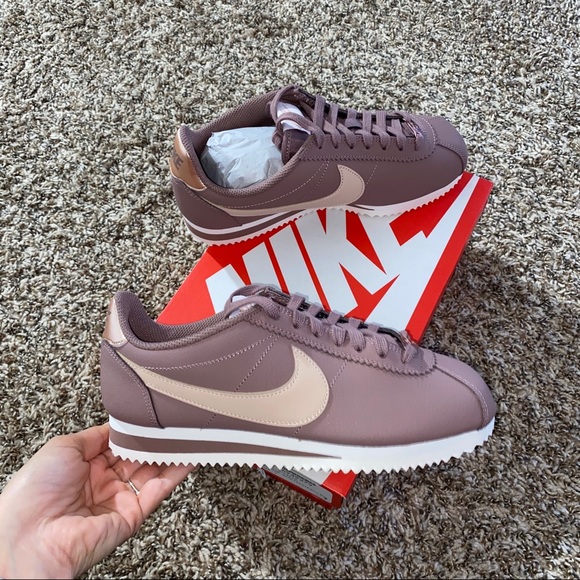 New Size 10 Nike Classic Cortez Sneakers - Picture 2 of 6